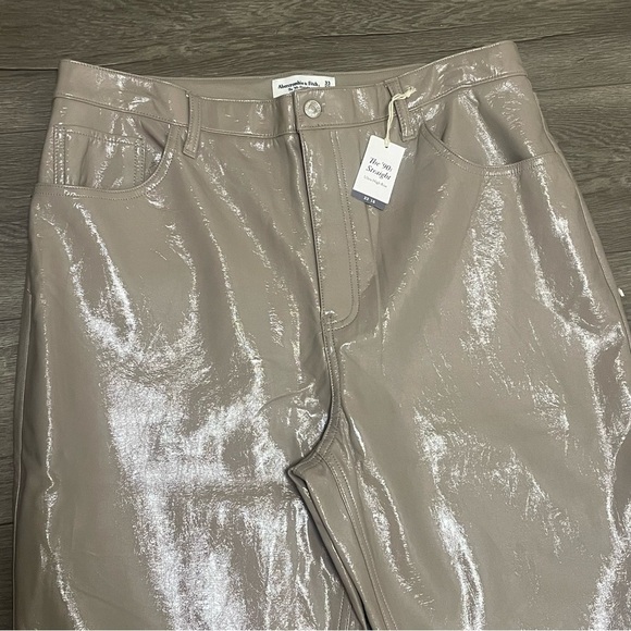 Abercrombie and Fitch 90s Straight Ultra High Rise Faux Leather Pant Sz 33 NWT - Picture 4 of 10